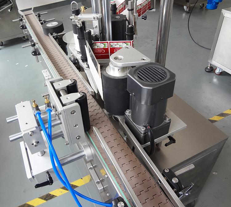 Квалитетна аутоматска машина за етикетирање пластичних округлих боца